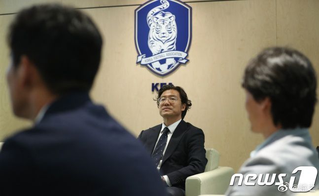 我们将从更广泛的领域引进全球范围内，知识、专业、才能等方面的人才。